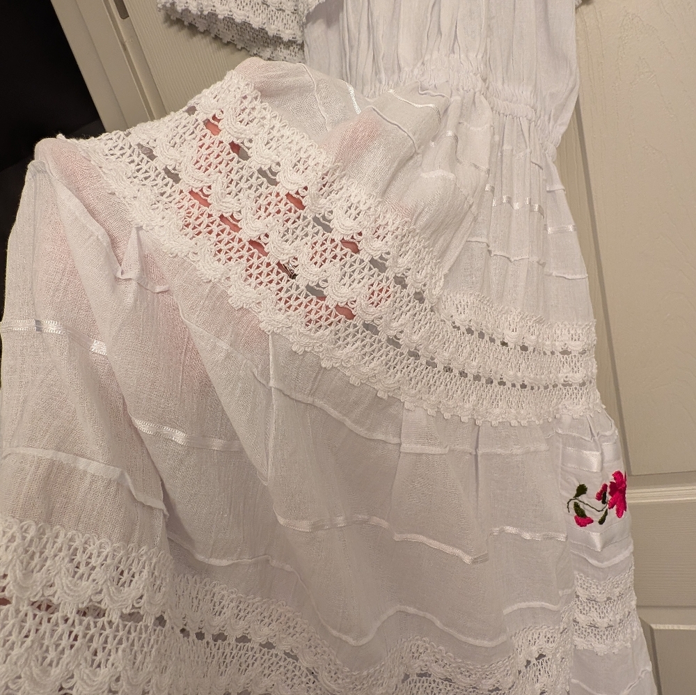NEW! Beautiful White Dress From Mexico! Size S/M - Picture 6 of 8